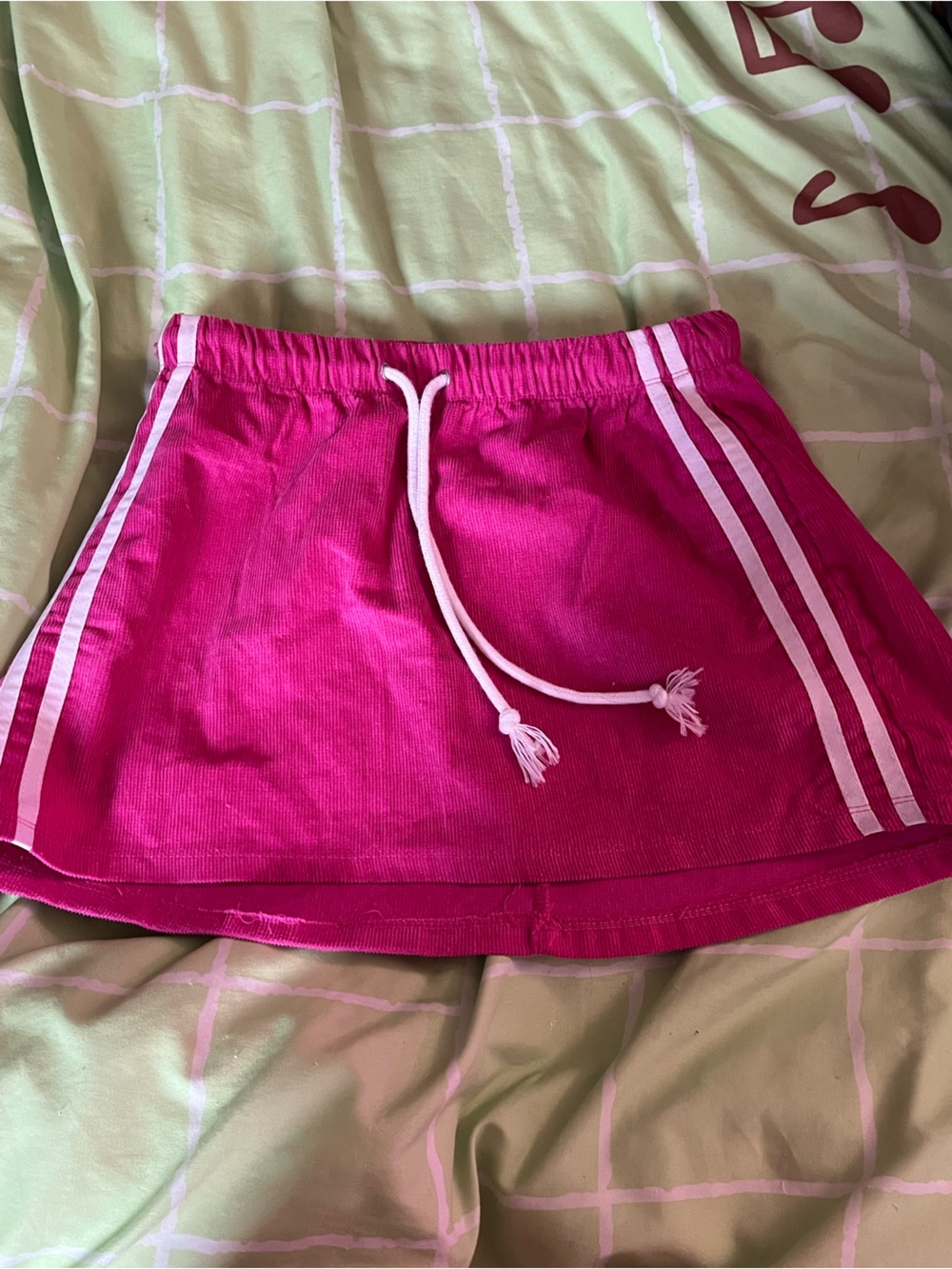 Delia’s Ultra mini skirt hot pink Dollskill